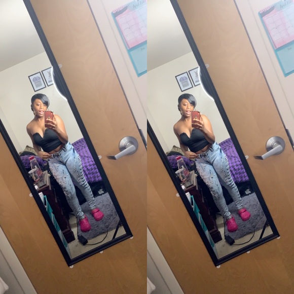 Meet your Posher, Destiny - Picture 5 of 8